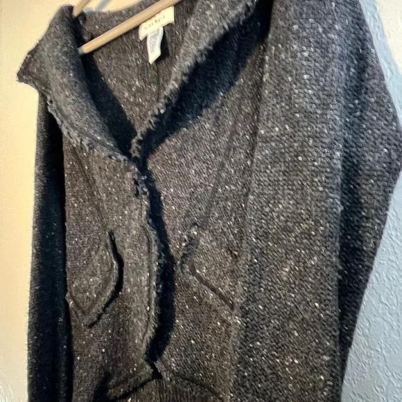 Nine West Gray Cardigan Sweater Shawl Collar SZ L Fuzzy Long Sleeve One Button - Picture 4 of 9